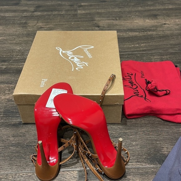 CHRISTIAN LOUBOUTIN
Women's 'bombina Spikes' Sandals in Cuoio 36 BNIB - Picture 4 of 5